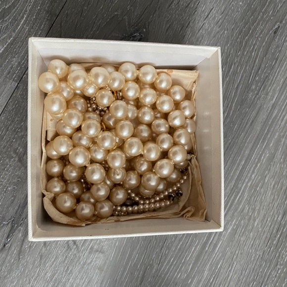 Vintage Chanel pearl necklace  / belt main image 6